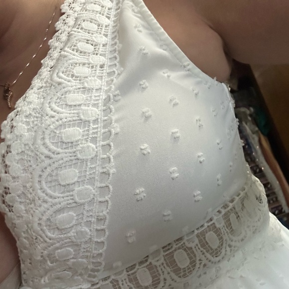 Elegant White Lace Dress - Picture 1 of 7